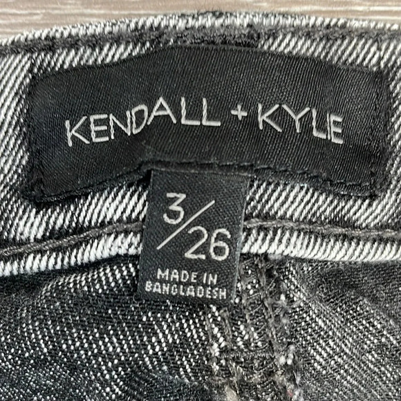 Kendall + Kylie The Icon High Rise Straight Jeans Act One Denim Wash 3/26 - Picture 12 of 16